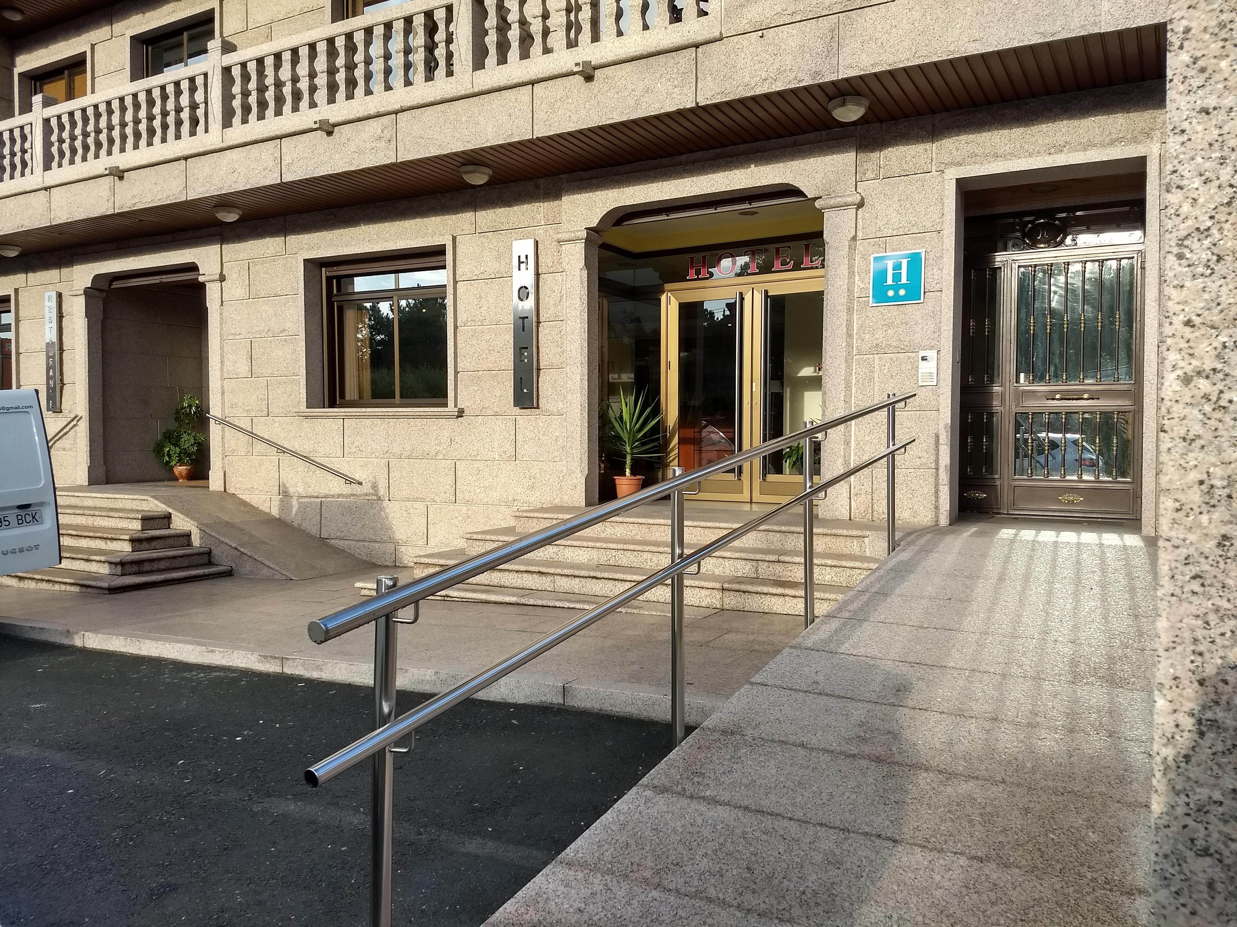 Hotel Avion By Bossh Hotels Vigo Exterior photo