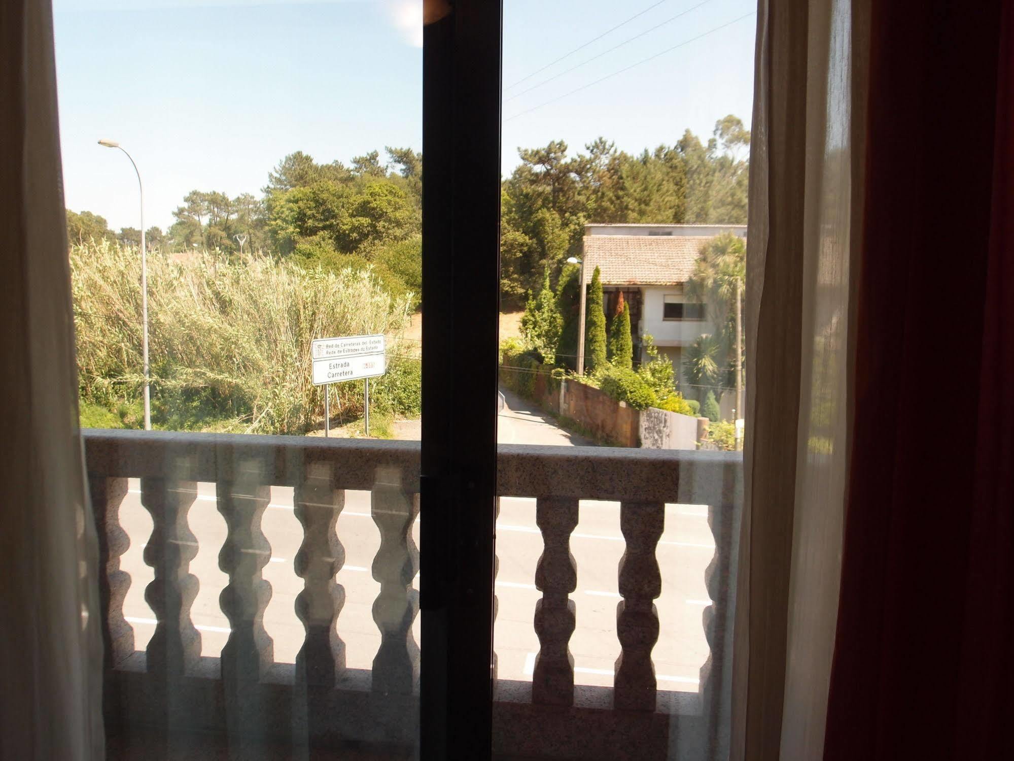 Hotel Avion By Bossh Hotels Vigo Exterior photo