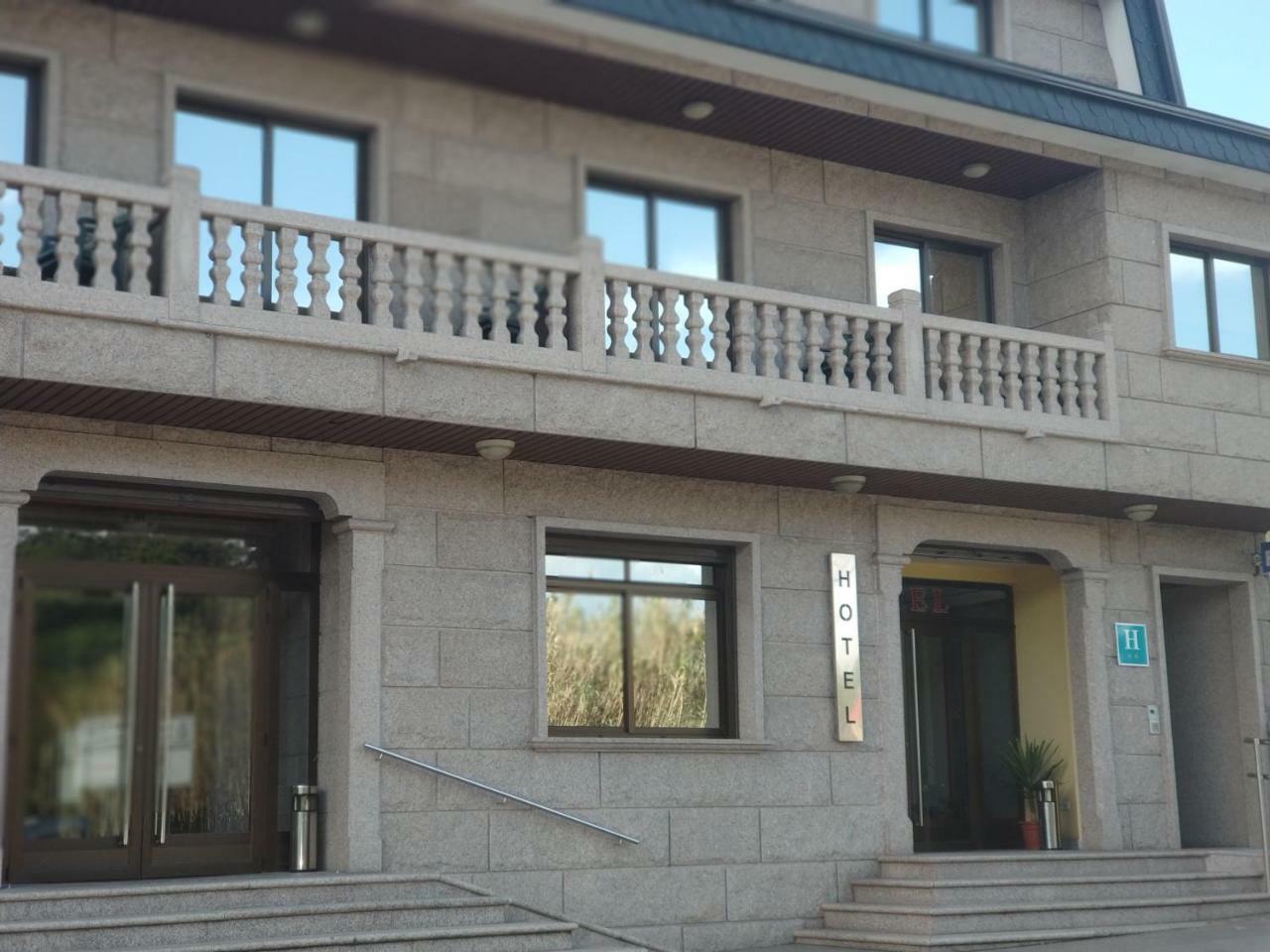 Hotel Avion By Bossh Hotels Vigo Exterior photo
